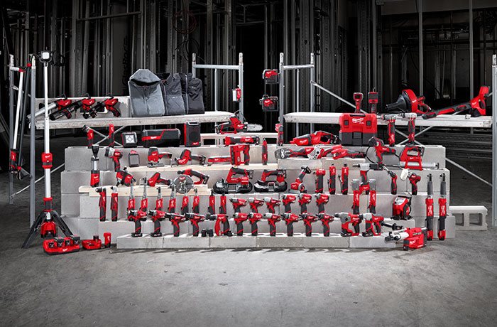 EIN AKKUSYSTEM, ÜBER 125 TOOLS